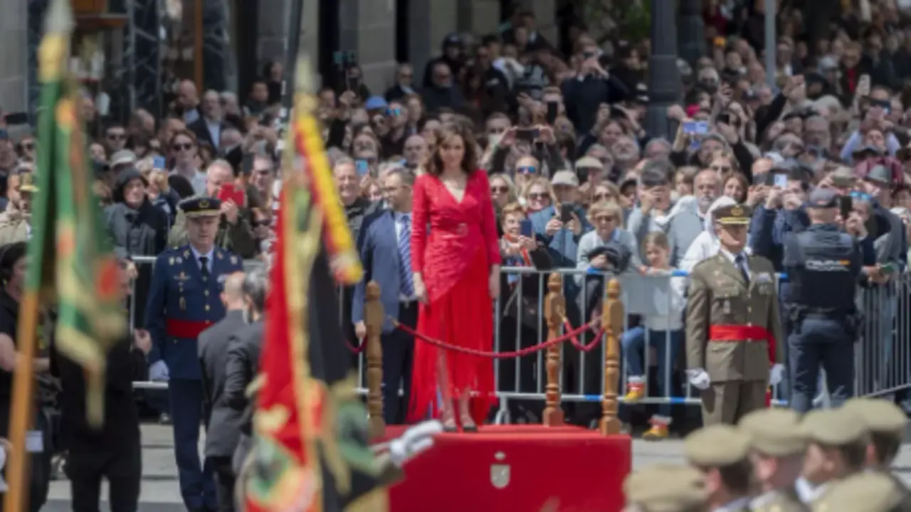 La presidenta de la Comunidad de Madrid, Isabel Diaz Ayuso, durante el acto c&iacute;vico militar con motivo del D&iacute;a de la Comunidad de Madrid. / EP