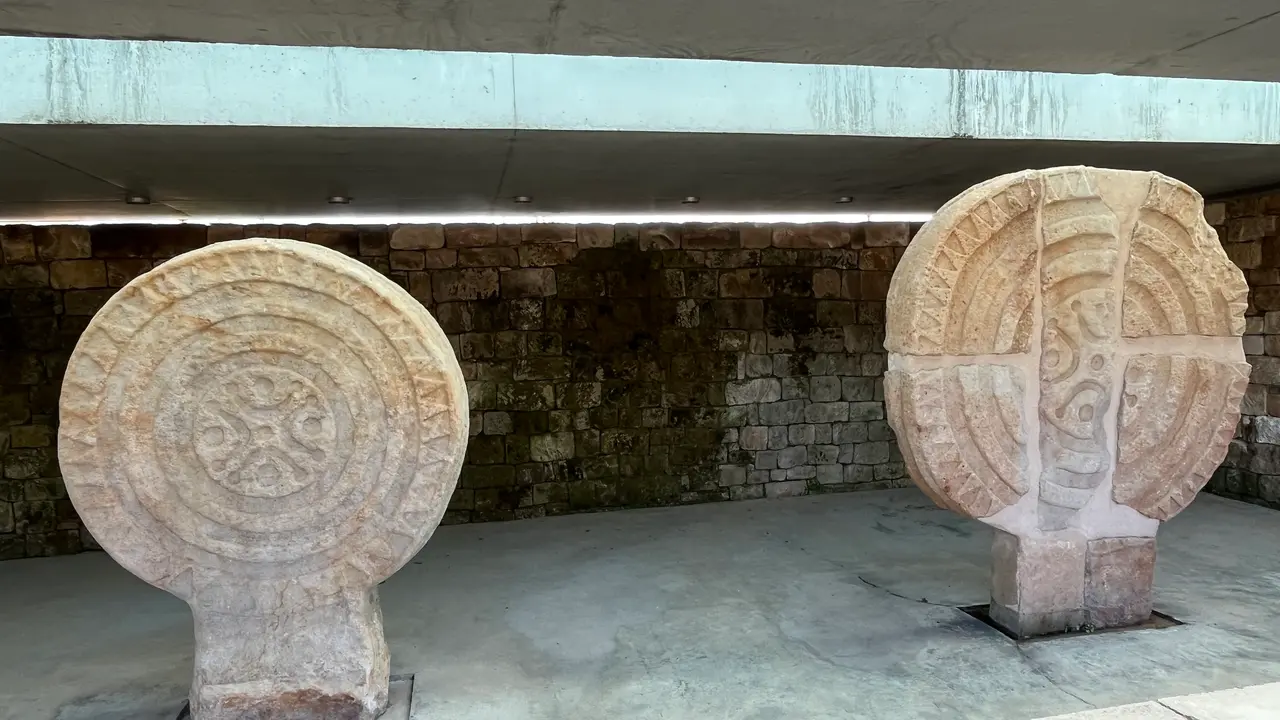 El parque de las estelas de barros. / X
