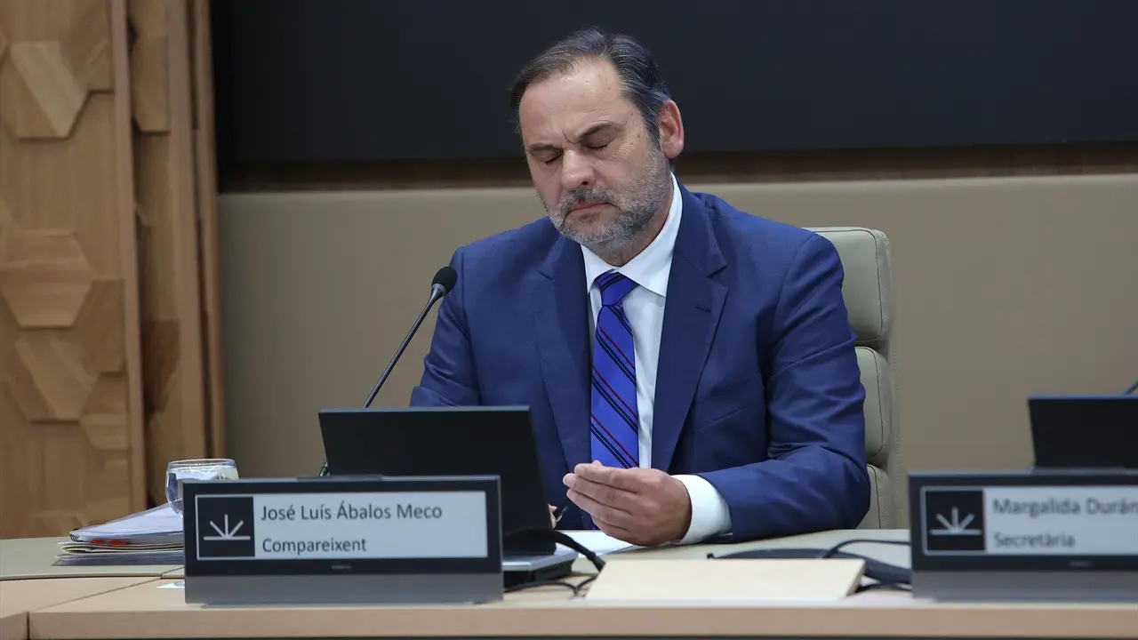 El diputado del Grupo Mixto y exministro de Transportes, Jos&eacute; Luis &Aacute;balos, comparece ante la Comisi&oacute;n de Investigaci&oacute;n sobre el 'caso Koldo'. / Isaac Buj