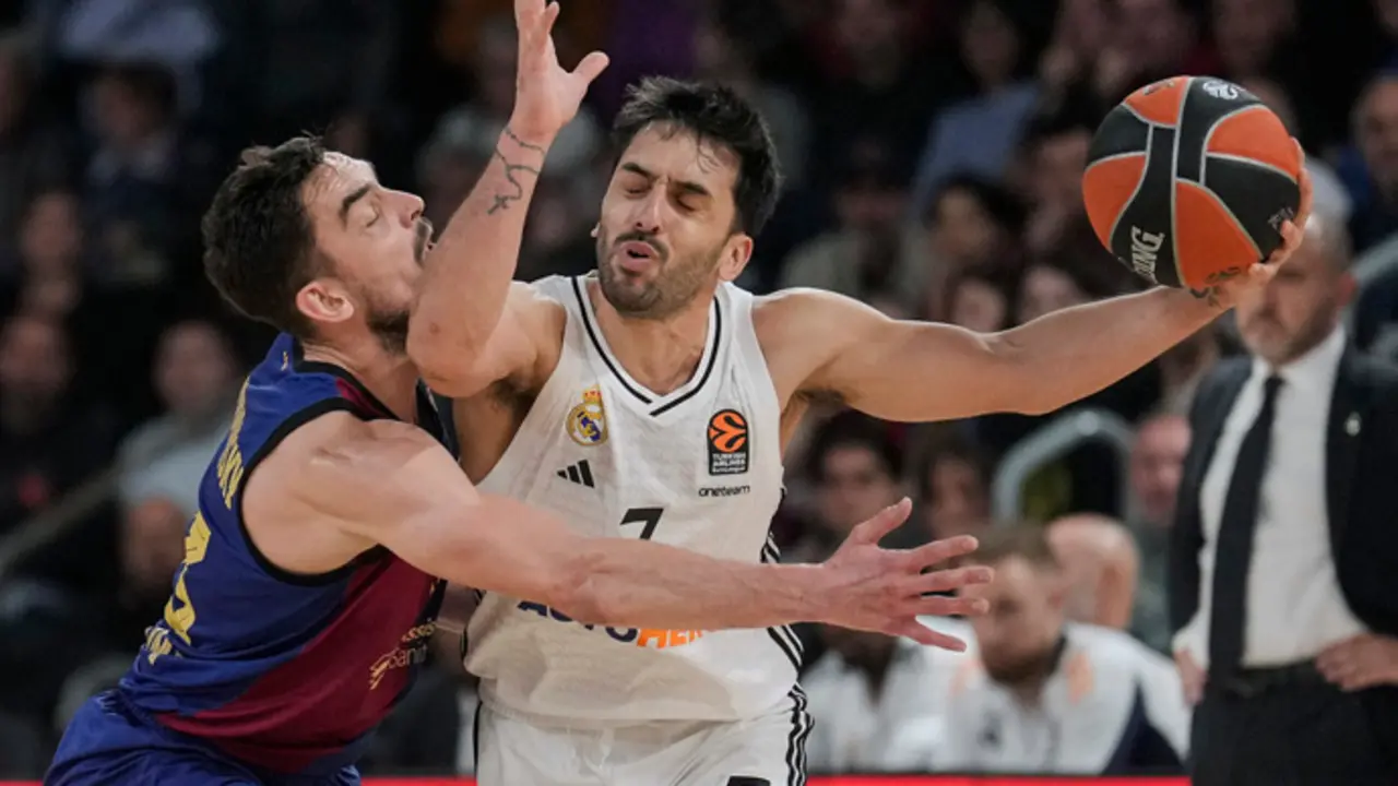 Encuentro entre el Real Madrid y el Barcelona, en el Palau. / x