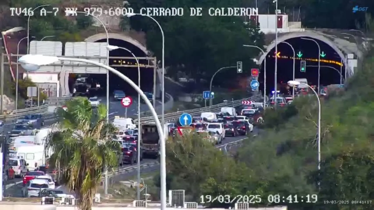 Tr&aacute;fico en la zona del accidente. / DGT