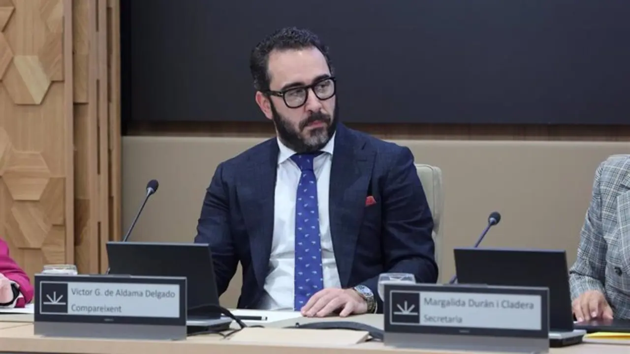 V&iacute;ctor de Aldama comparece ante la comisi&oacute;n no permanente de investigaci&oacute;n en el Parlament balear. / Isaac Buj