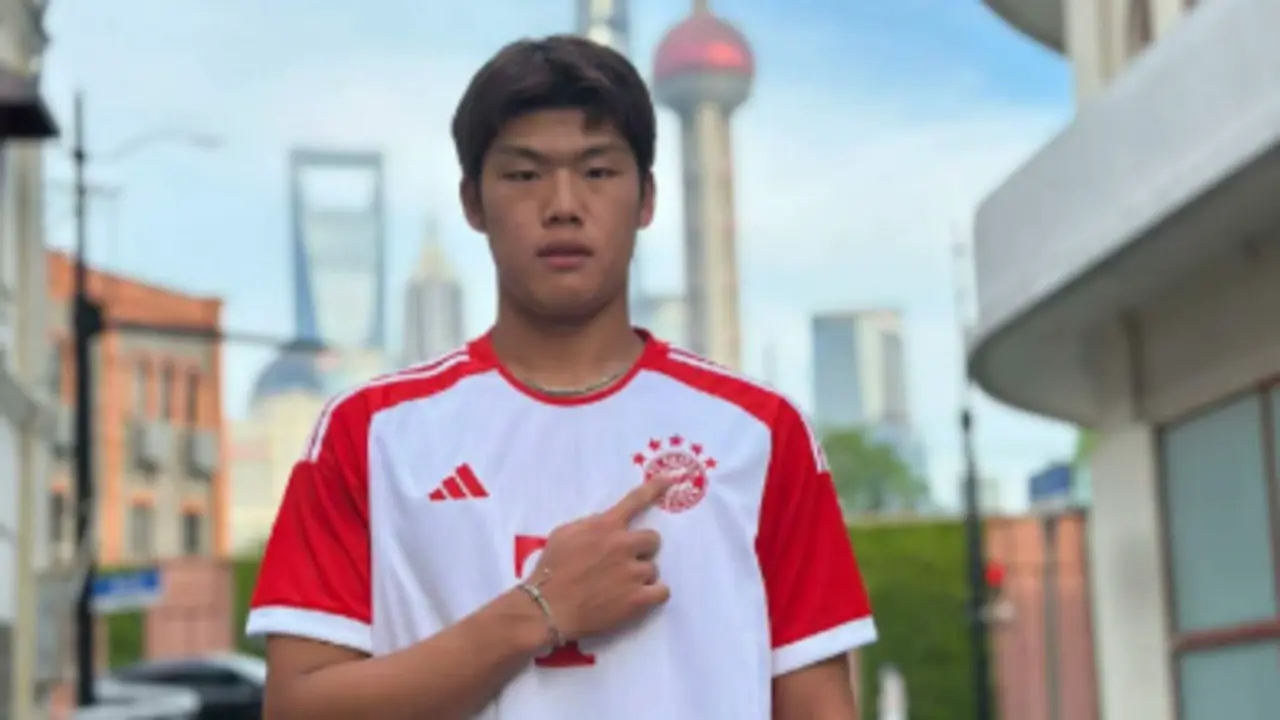 El futbolista chino Guo Jiaxuan. / FC Bayern M&uuml;nchen