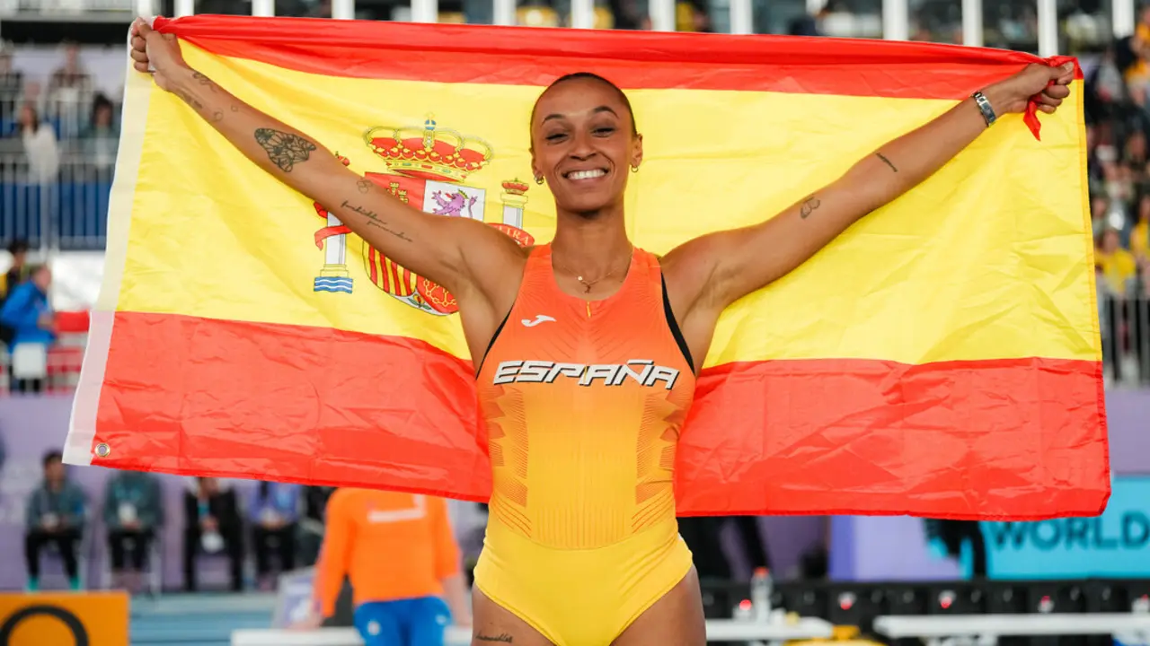 Ana Peleteiro, bronce en triple salto en el Mundial de pista cubierta. / RFEA
