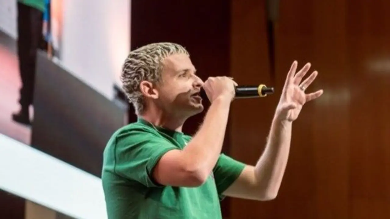 El cantante Arkano durante una presentaci&oacute;n. EP / Archivo