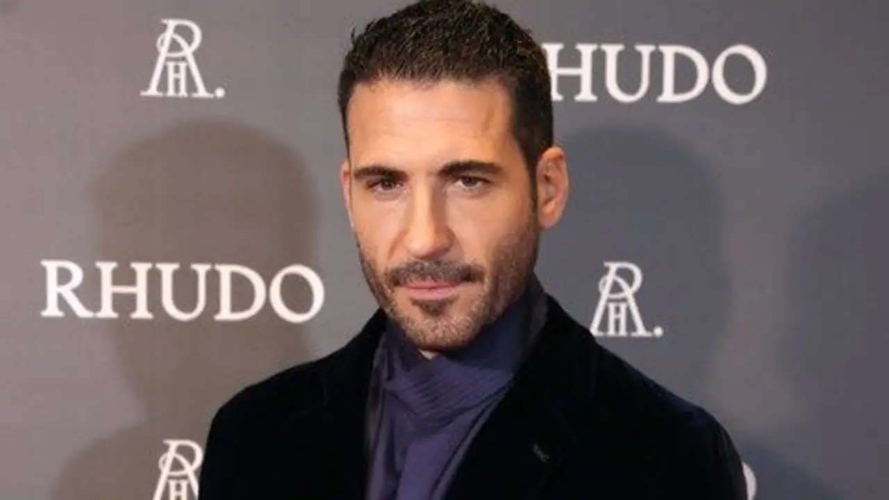 En el Festival de M&aacute;laga, Miguel &Aacute;ngel Silvestre presenta 'Weiss&Morales', una serie que aborda temas de cooperaci&oacute;n internacional y conflictos interpersonales, protagonizada junto a Katia Fellin. / EP