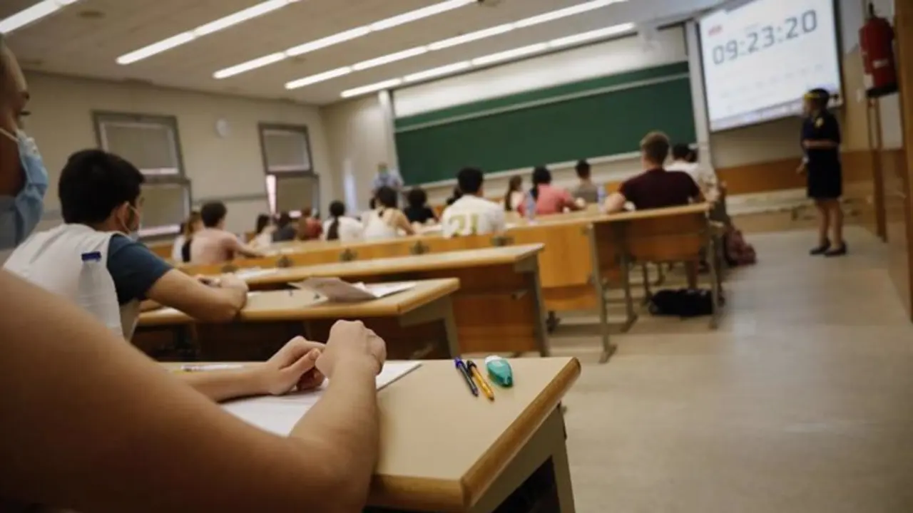 Estudiantes en un aula. / Jes&uacute;s Hellin