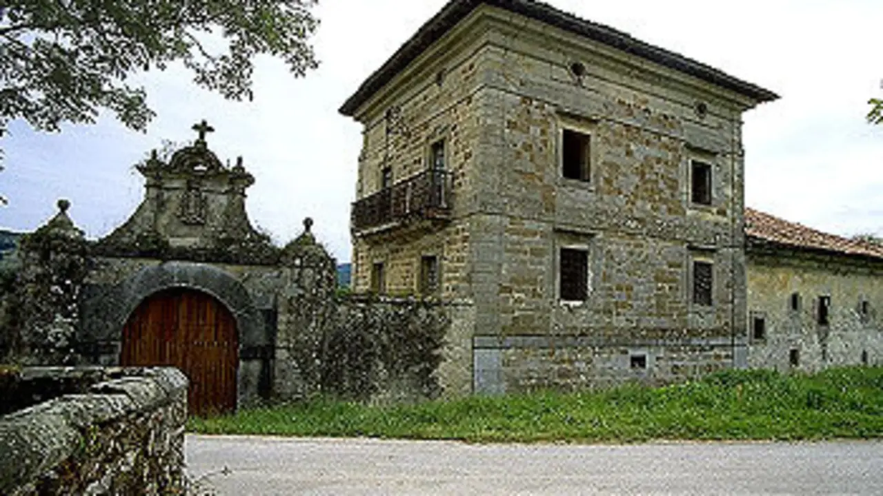 Palacio y Casa de la Colina. / T.C.