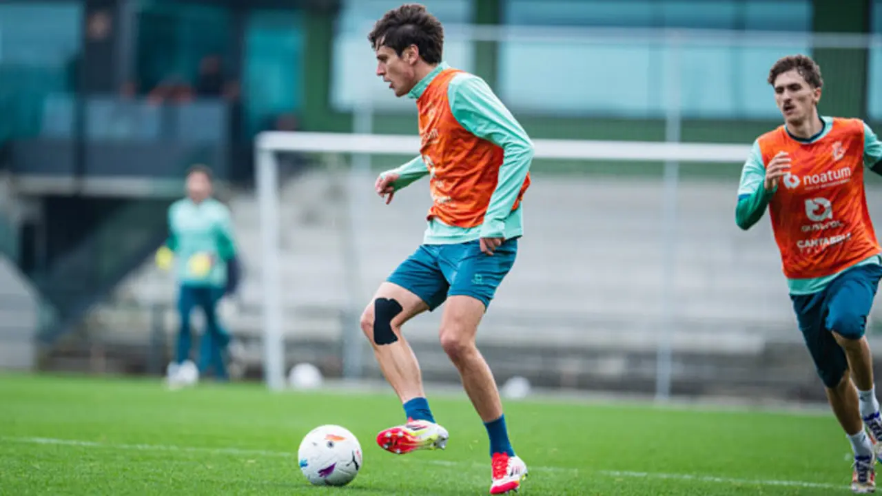 El lateral del club verdiblanco, Marco Sangalli, durante un entrenamiento. / RRC