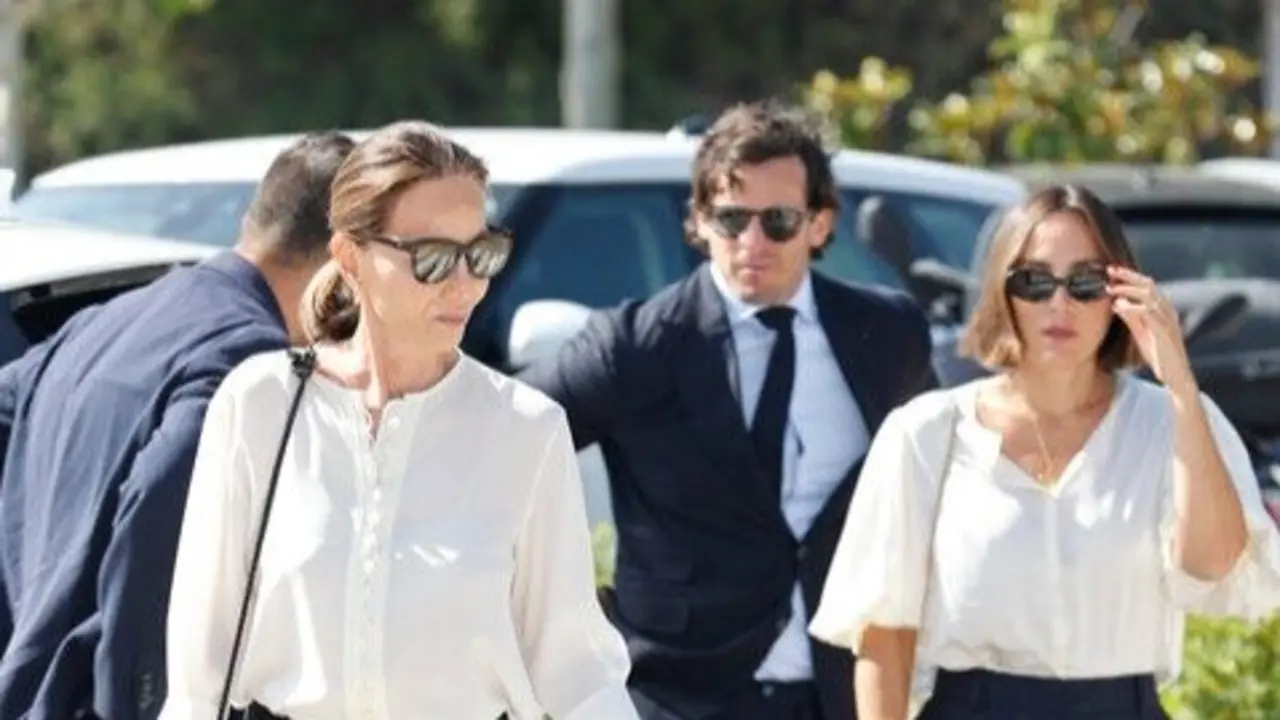 Isabel Preysler acompa&ntilde;a a Tamara e I&ntilde;igo en un evento p&uacute;blico. / EP