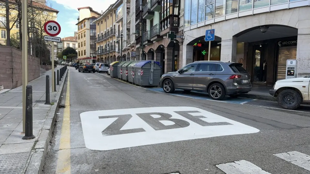 Una de las calles afectadas por la ZBE. / A.E.