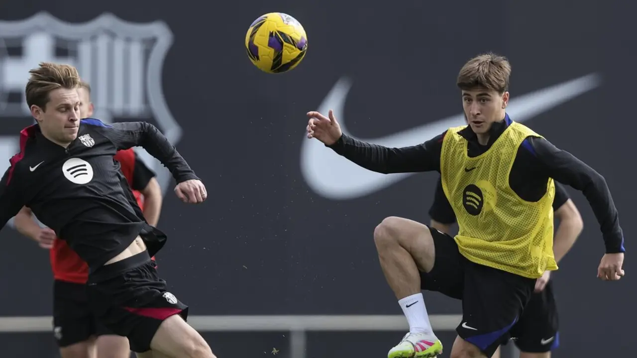 Pablo Torre y Frenkie De Jong, durante un entrenamiento. / EP