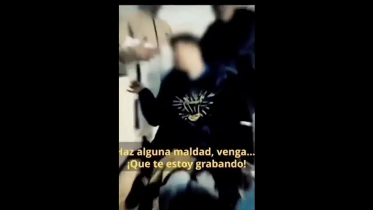 Uno de los momentos del v&iacute;deo de la agresi&oacute;n. / X