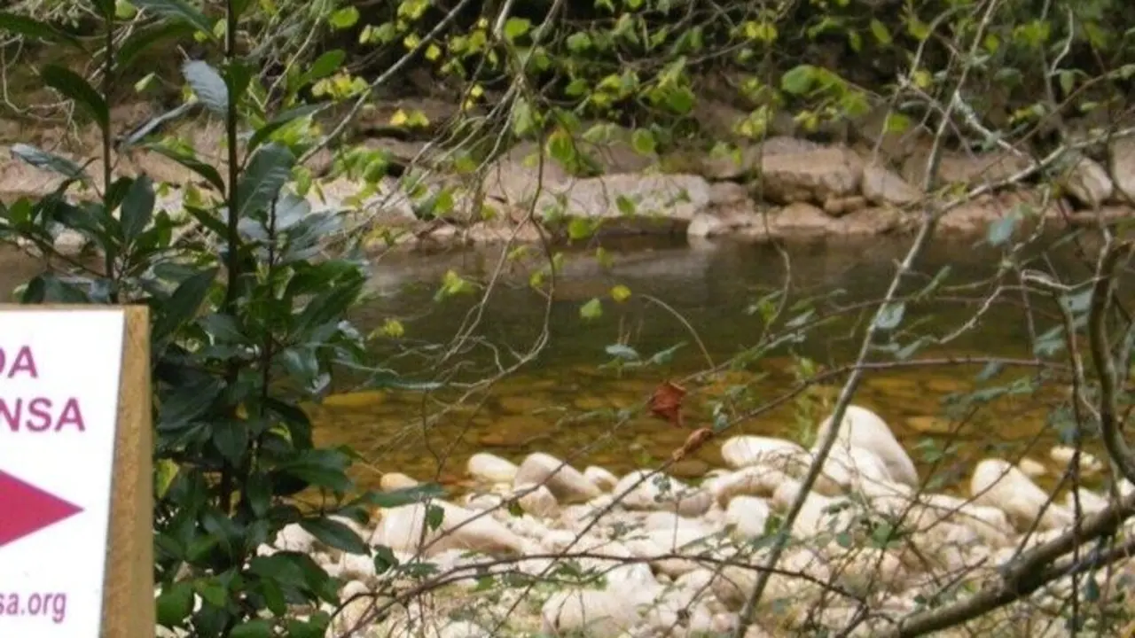 Senda fluvial en Herrer&iacute;as. / A.H.
