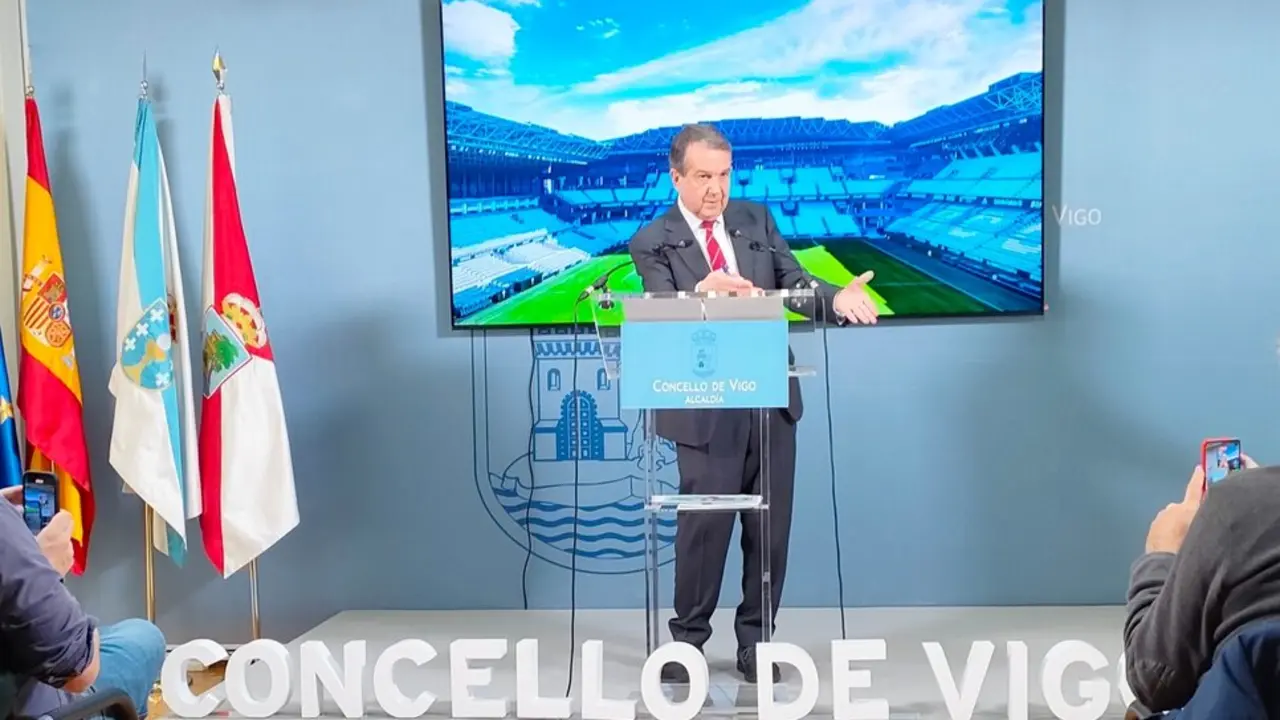 Abel Caballero, alcalde de Vigo, en rueda de prensa. / EP