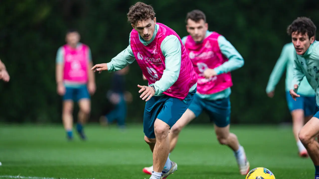 &Uacute;ltimo entrenamiento de los jugadores del Racing antes del partido ante el Zaragoza. / RRC