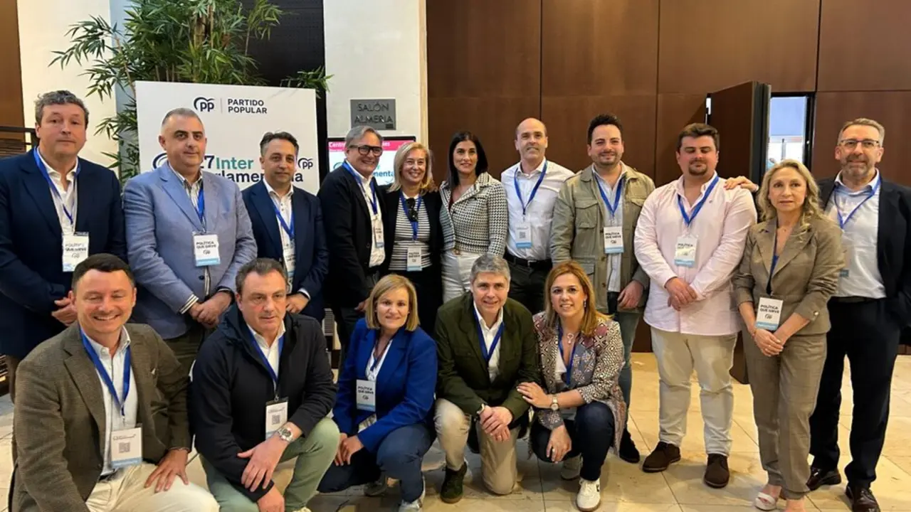 Delegaci&oacute;n del PP de Cantabria en la 27&ordf; Interparlamentaria popular en Sevilla. / A.E.