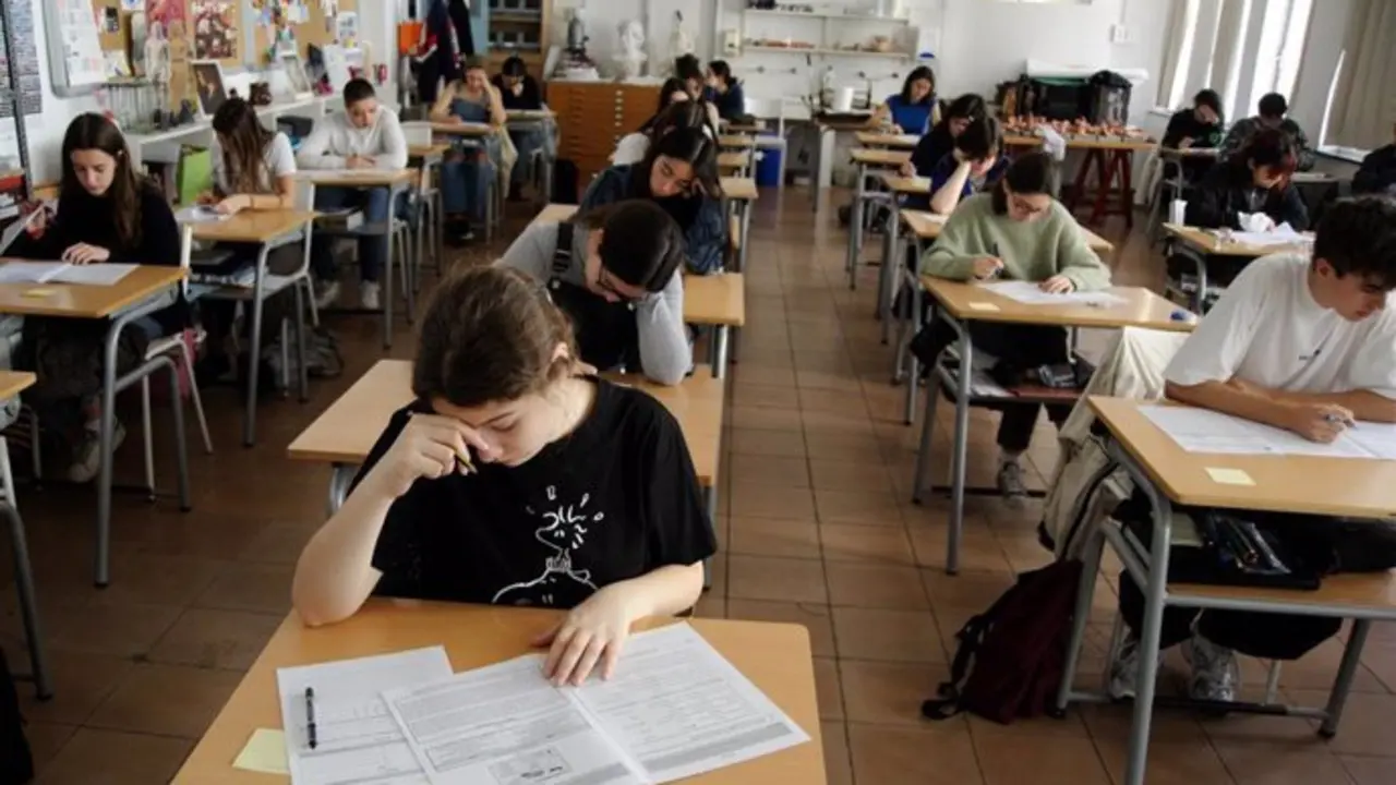 Varios alumnos de una clase. / EP / Alberto Paredes