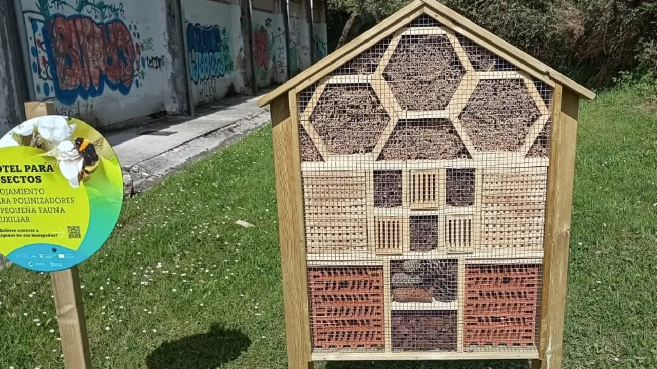 Hoteles para insectos. / Torrelavega se mueve