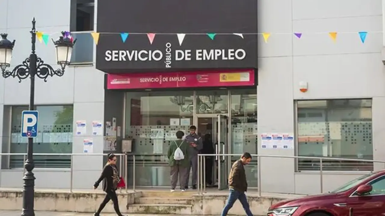 Una oficina de empleo en Cantabria. EP / Archivo