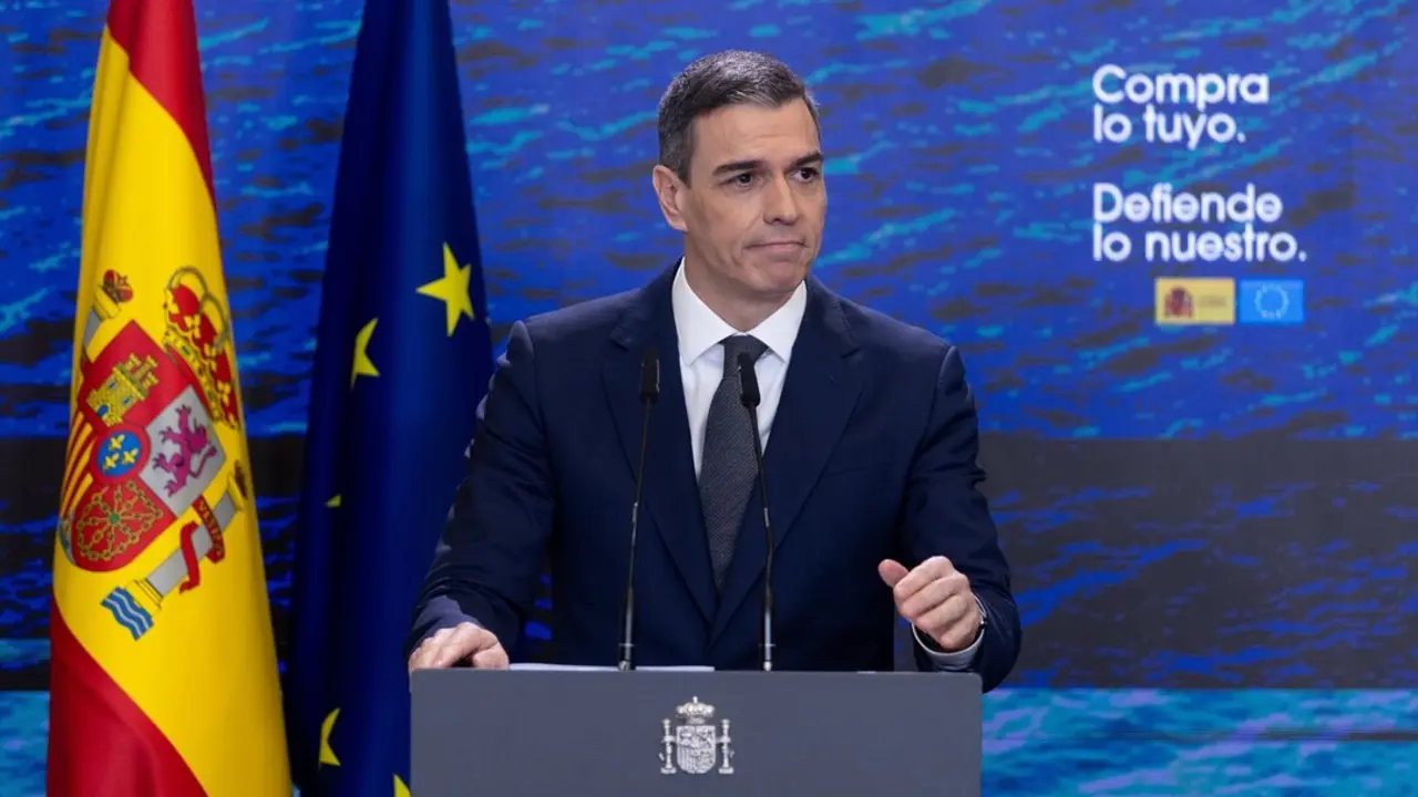 El presidente del Gobierno, Pedro S&aacute;nchez, durante una rueda de prensa, en el Complejo de La Moncloa. / Eduardo Parra