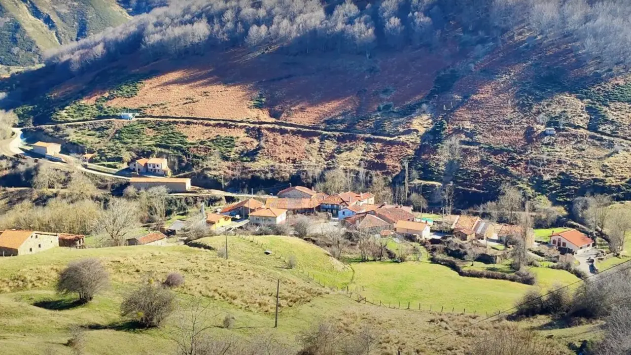 Vista panor&aacute;mica de Salceda, en Cantabria. / YT