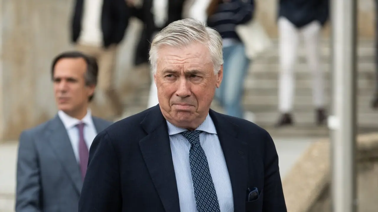 El entrenador del Real Madrid, Carlo Ancelotti, a su salida de declarar ante la Audiencia Provincial de Madrid. / Alejandro Mart&iacute;nez V&eacute;lez