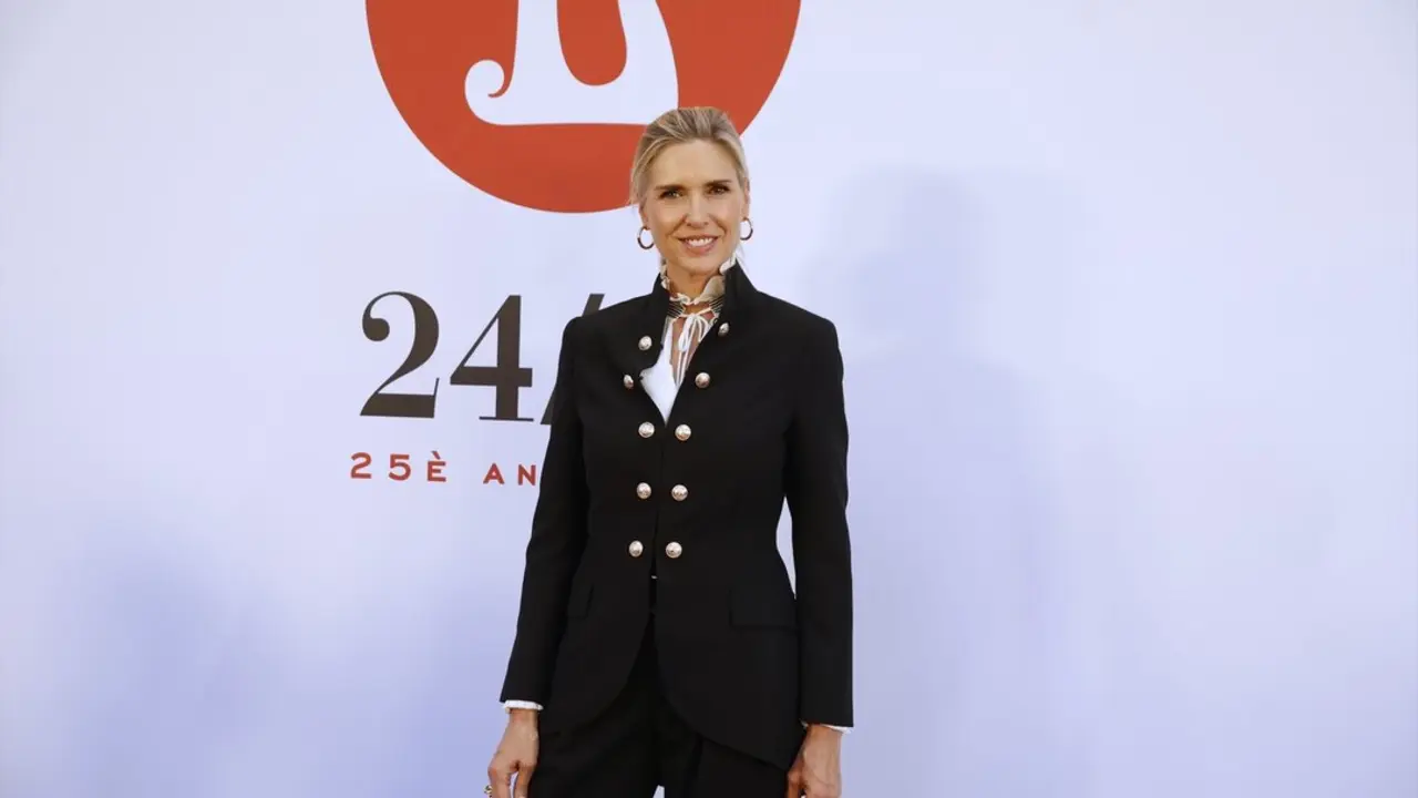 La modelo Judit Masc&oacute; posa durante un photocall. EP