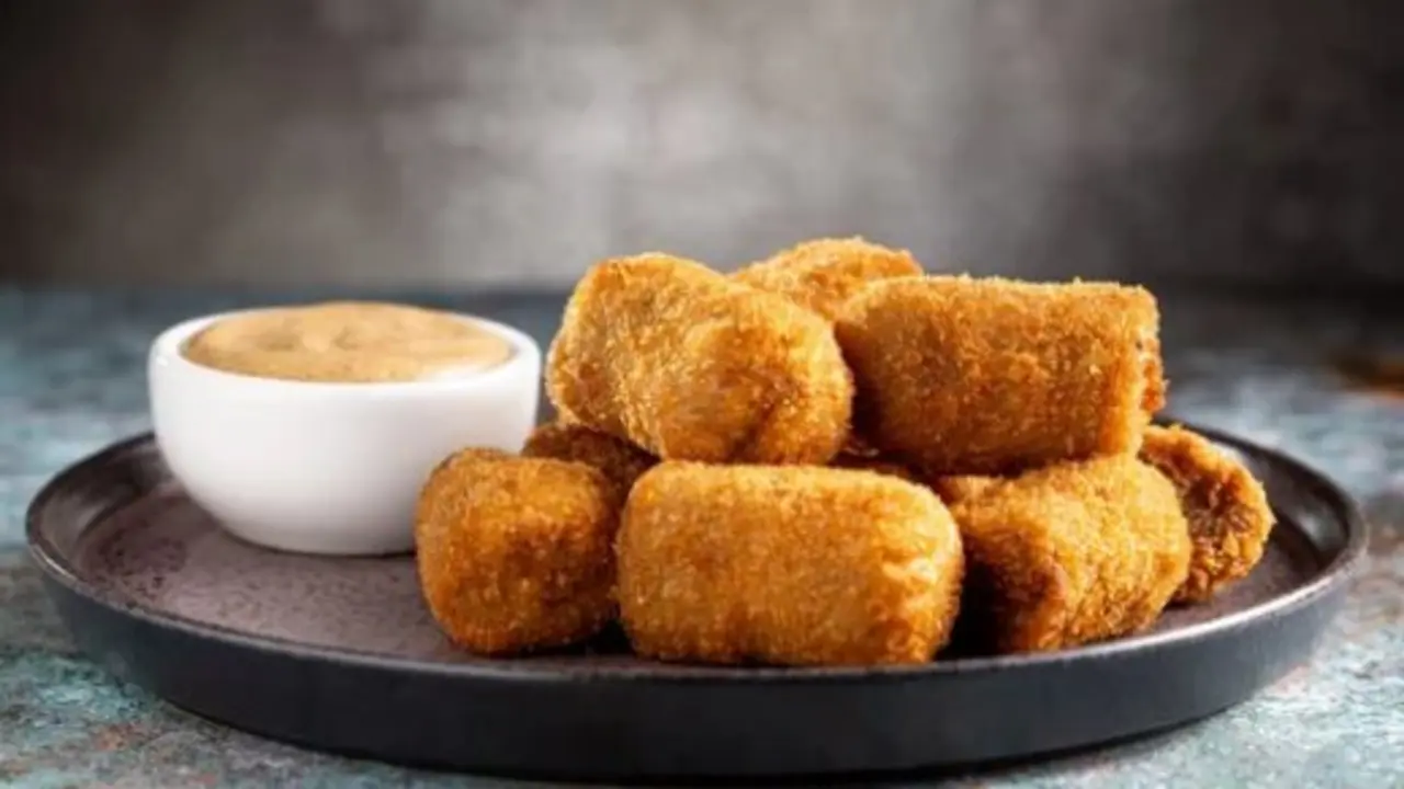 Varias croquetas en un plato. / A.S.P
