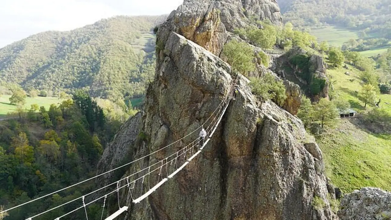 El puente colgante. / T.A
