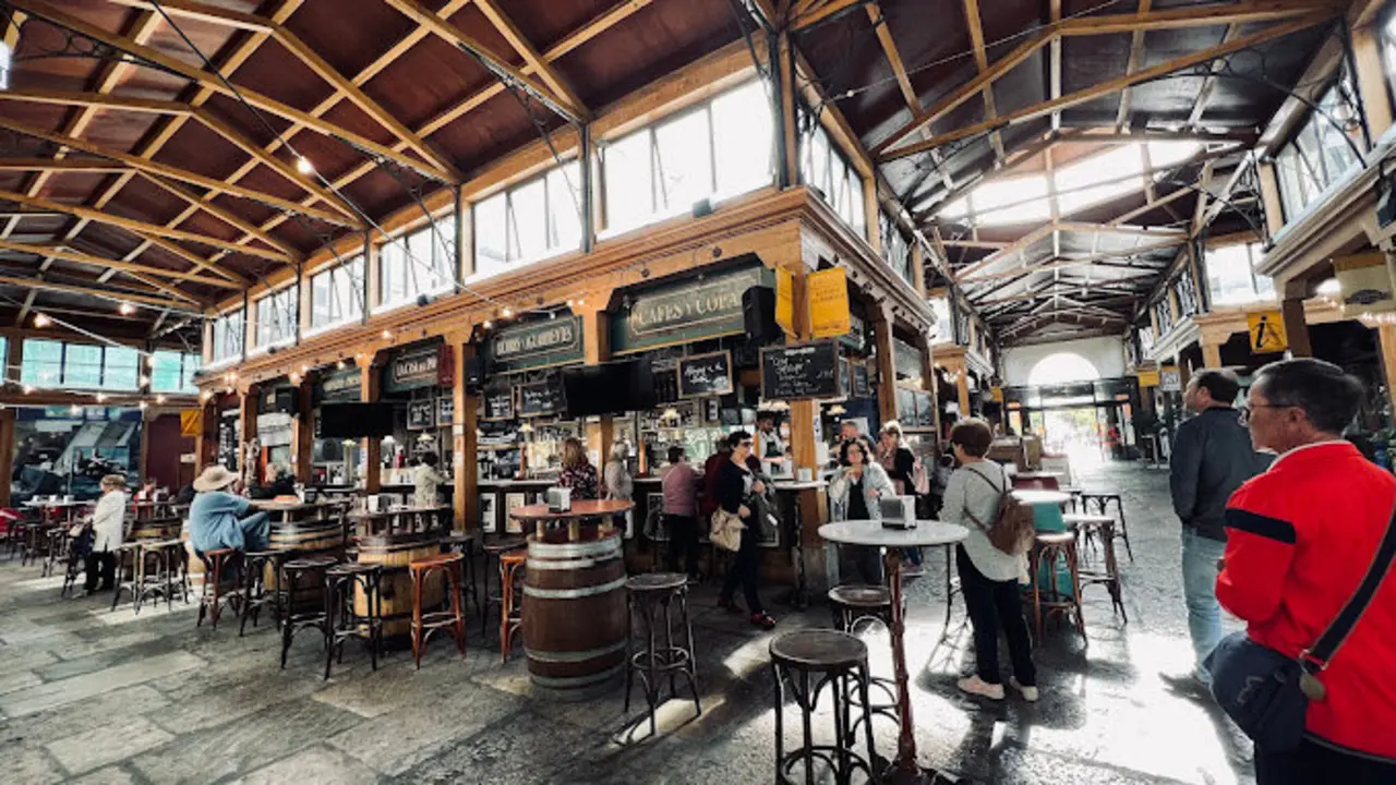 El interior del Mercado del Este. / A.E