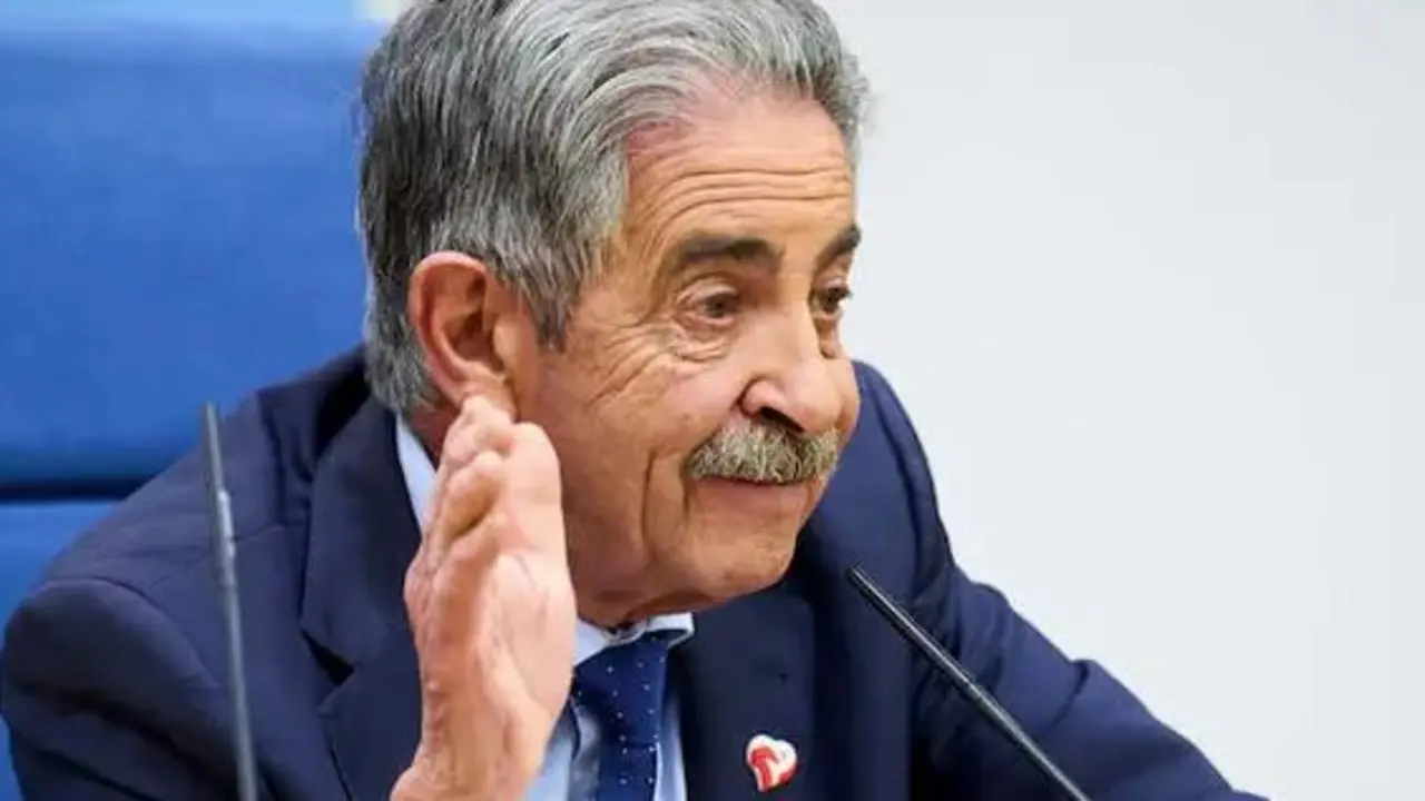 Revilla durante una rueda de prensa. / A.E.