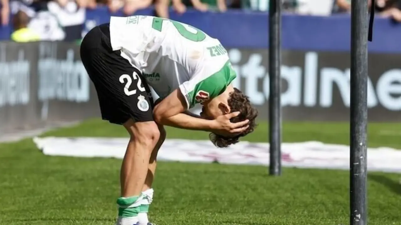 Un jugador del Racing durante el partido. / L.H