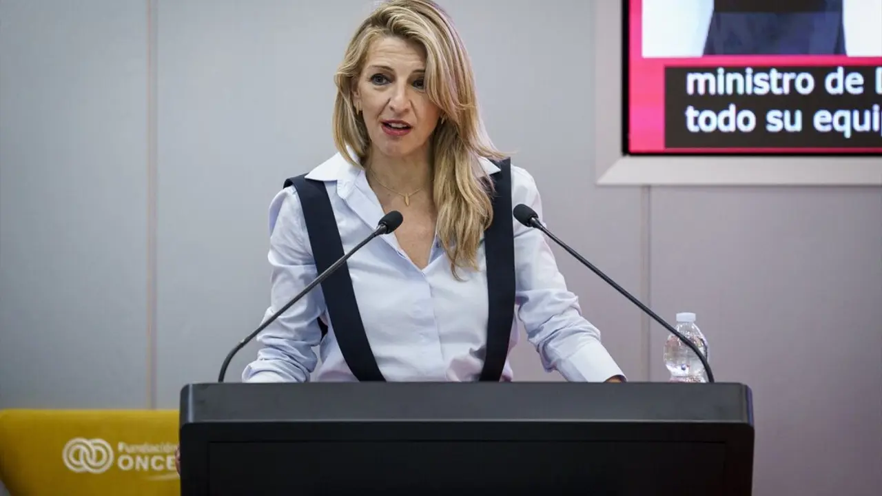 La vicepresidenta segunda y ministra de Trabajo y Econom&iacute;a Social, Yolanda D&iacute;az, interviene durante un acto. / A. P&eacute;rez Meca