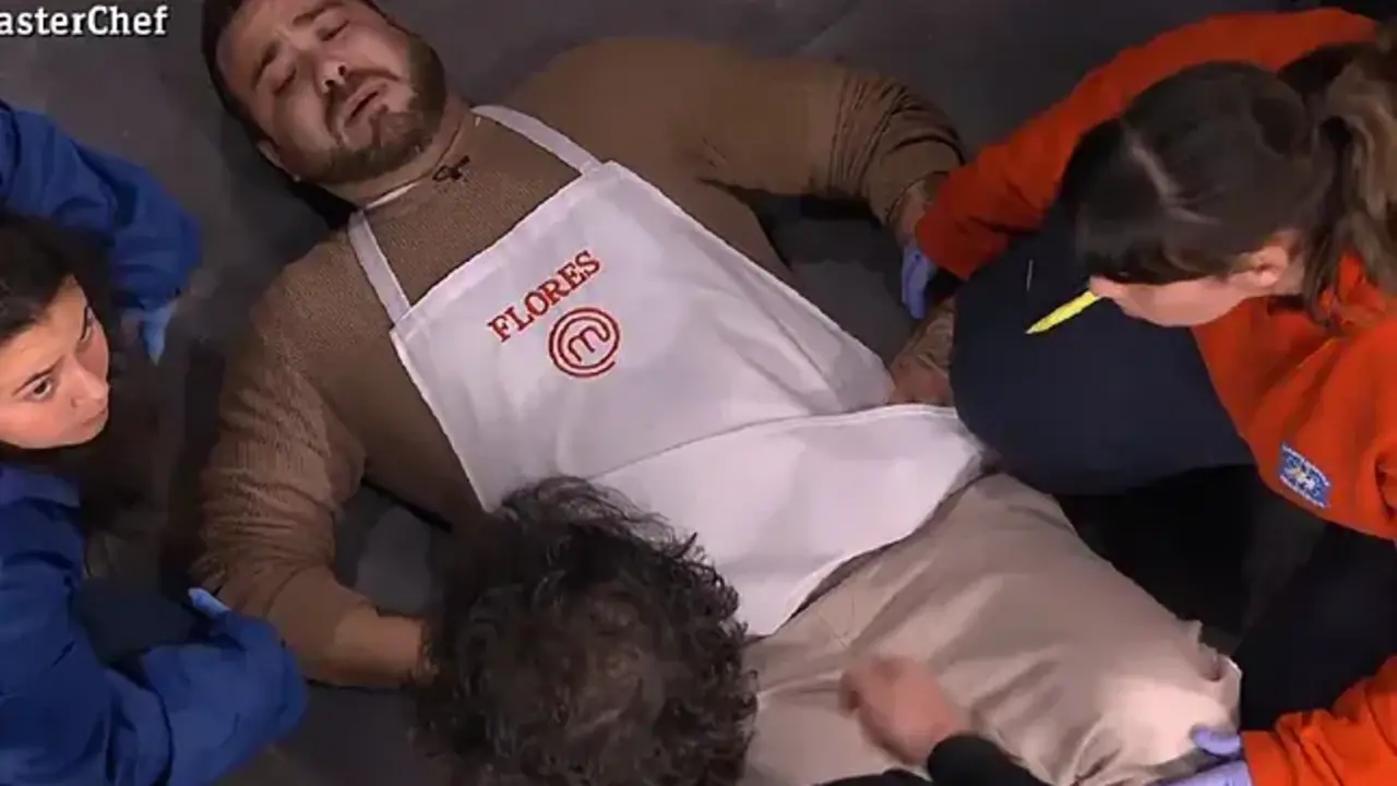 Flores, un concursante de MasterChef 13, tuvo que ser hospitalizado debido a un dolor intenso de espalda durante la competencia. / EP