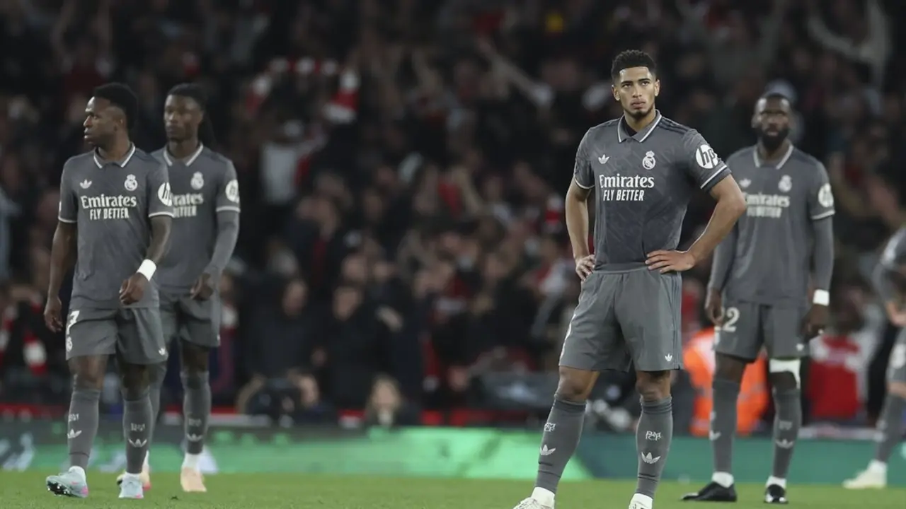 Los jugadores del Real Madrid se lamentan tras uno de los goles ante el Arsenal. / EP
