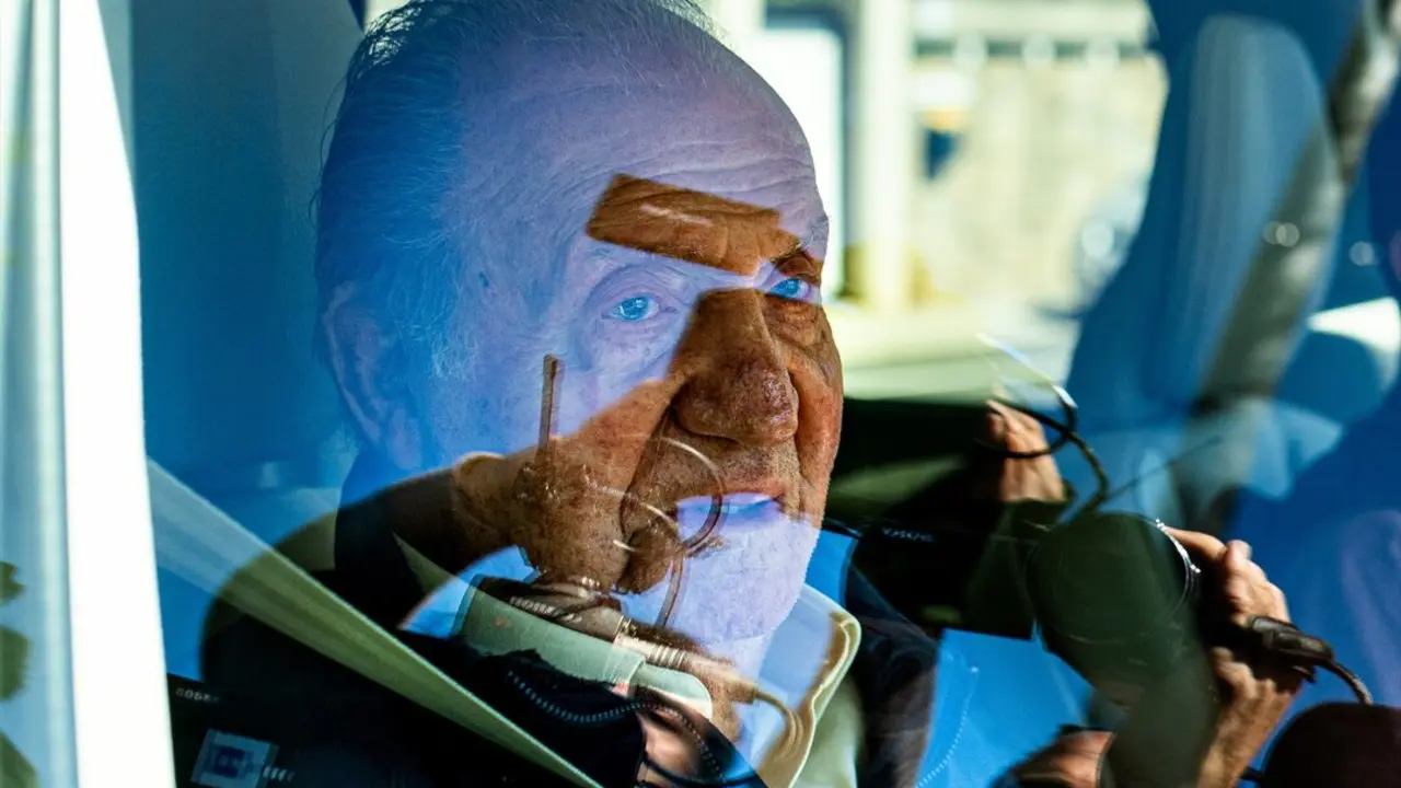 El Rey em&eacute;rito Juan Carlos I, en una de sus visitas a Sanxexo. / Elena Fern&aacute;ndez