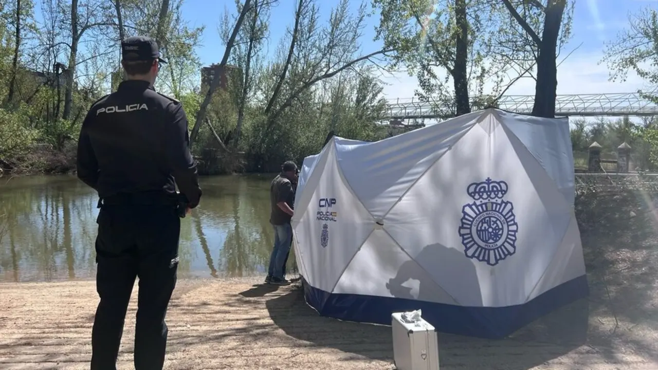 Zona del r&iacute;o donde se localiz&oacute; el cad&aacute;ver de Alejandro Aranda. / SUB. GBNO EN VALLADOLID