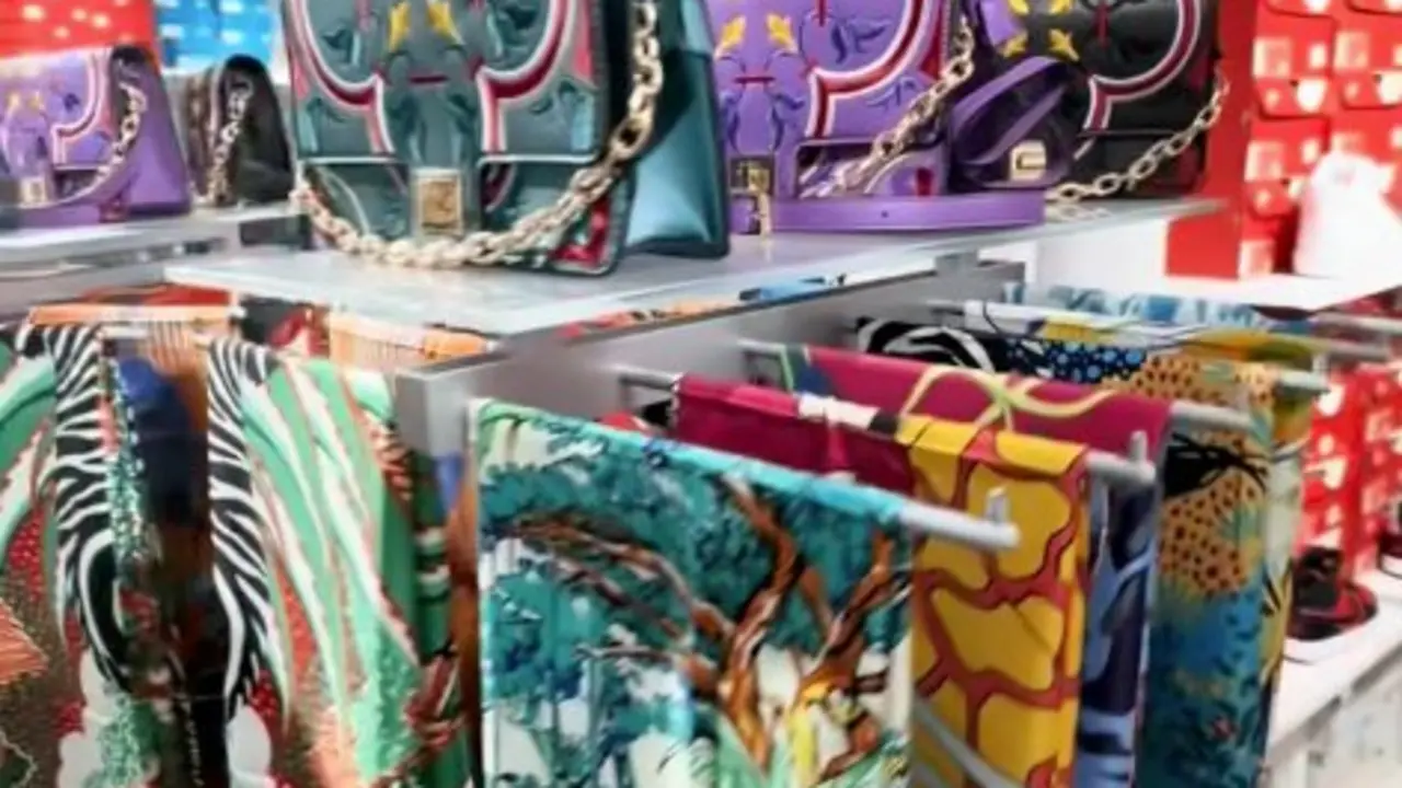 Algunos de los art&iacute;culos del local. / TIKTOK