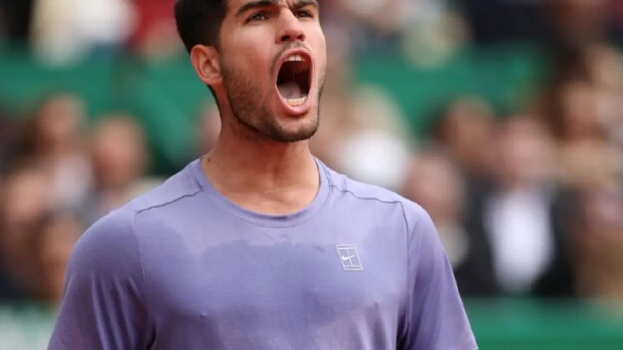 Carlos Alcaraz remonta y vence en Montecarlo. / X