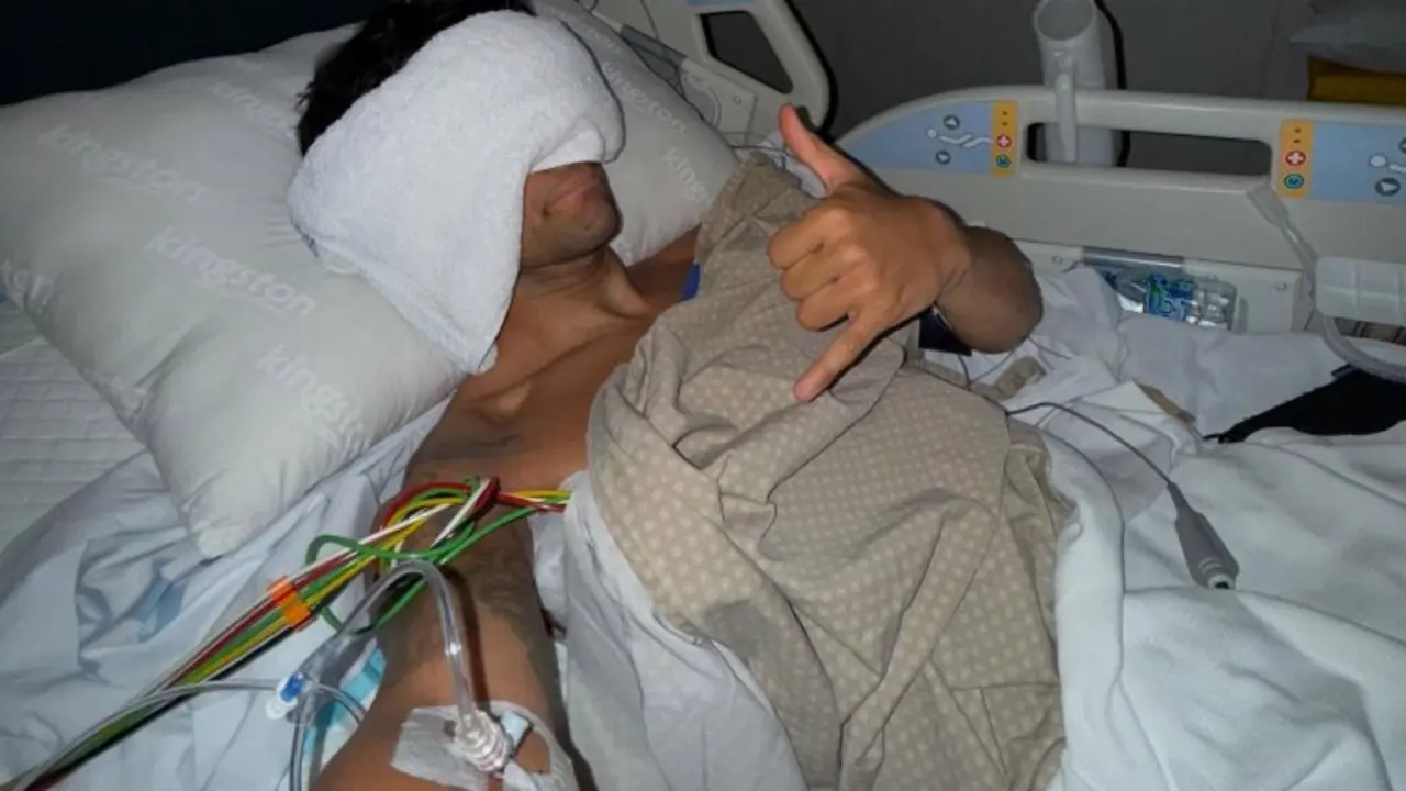 Jorge Mart&iacute;n en el hospital tras la ca&iacute;da. / IG Jorge Mart&iacute;n