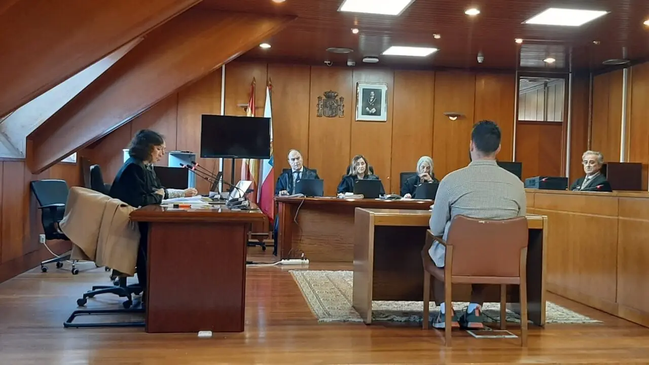Juicio al acusado de abusar de una mujer a la que conoci&oacute; en Tinder. / EP
