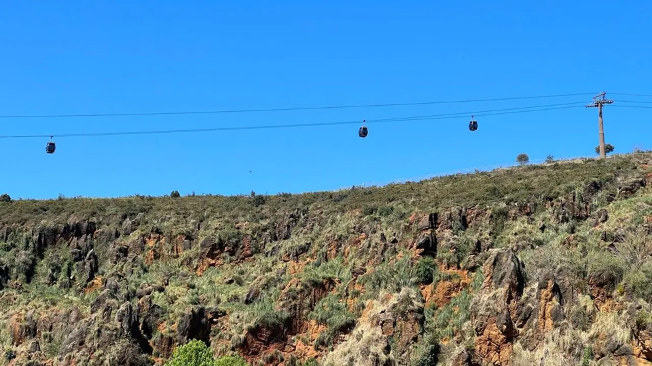 Vista de las cabinas del telef&eacute;rico de Cab&aacute;rceno. / X