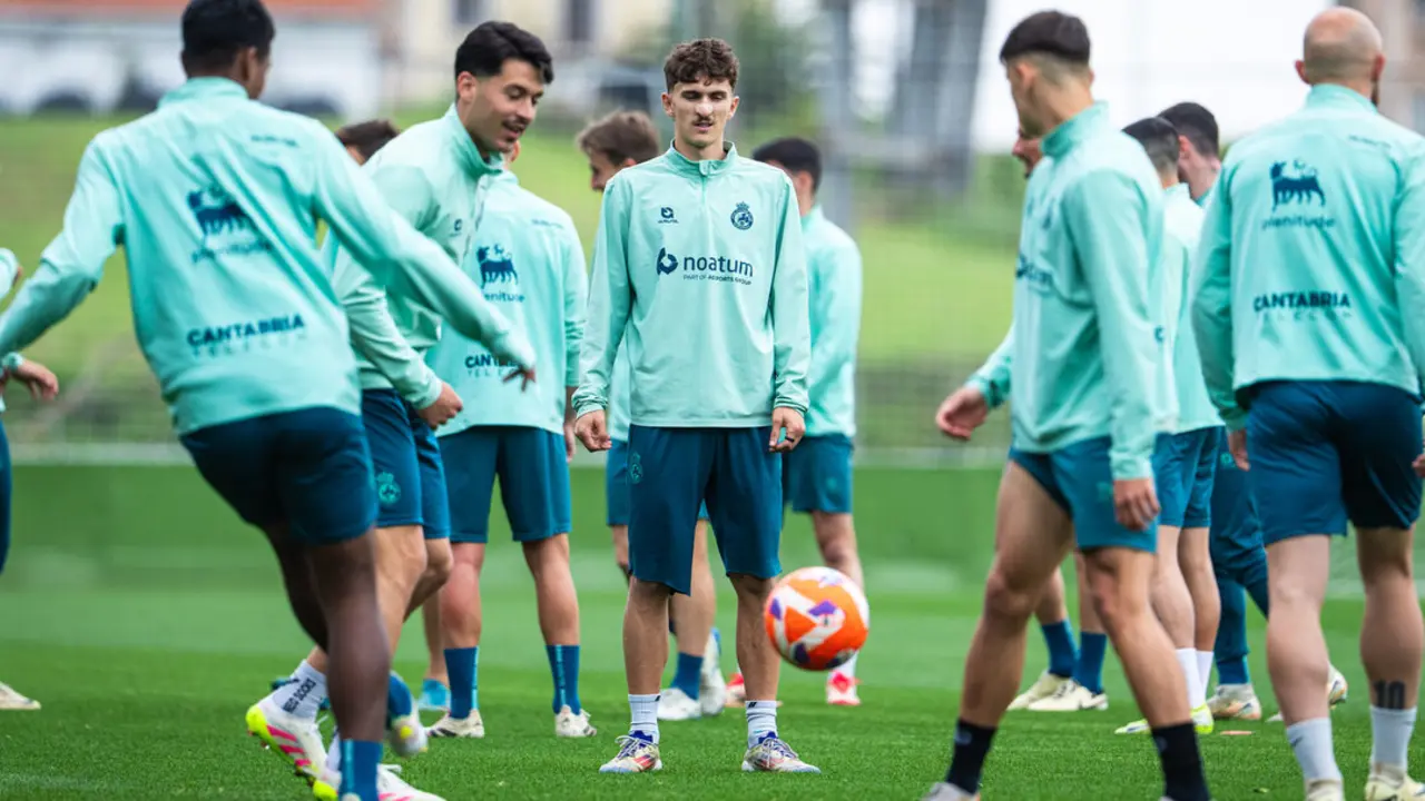 Los jugadores durante el entrenamiento de esta semana. / RRC
