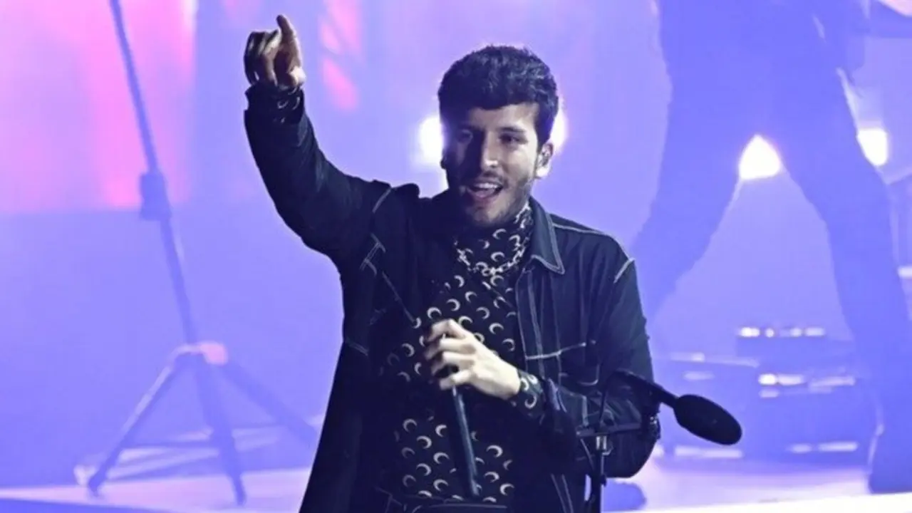 El cantante Sebasti&aacute;n Yatra durante un concierto. / Francisco Guerra / Archivo