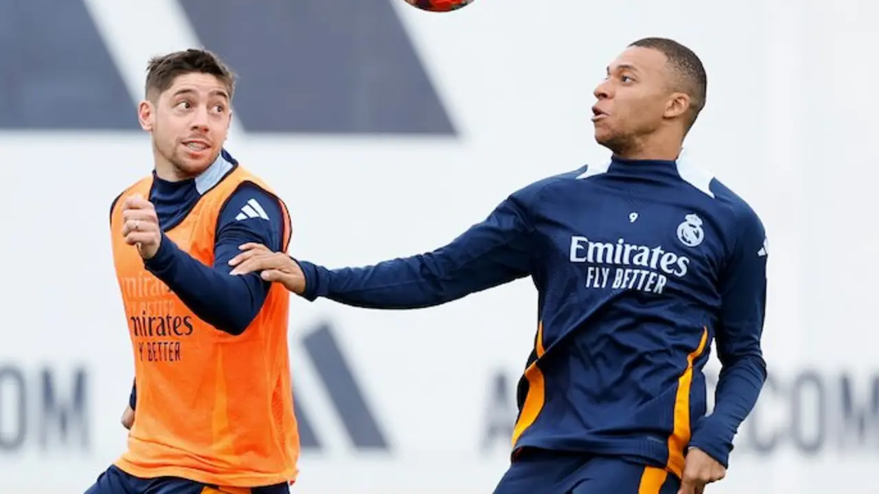 El delantero franc&eacute;s durante un entrenamiento. / X