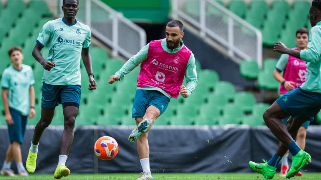 Varios jugadores del Racing durante un entrenamiento. / RRC