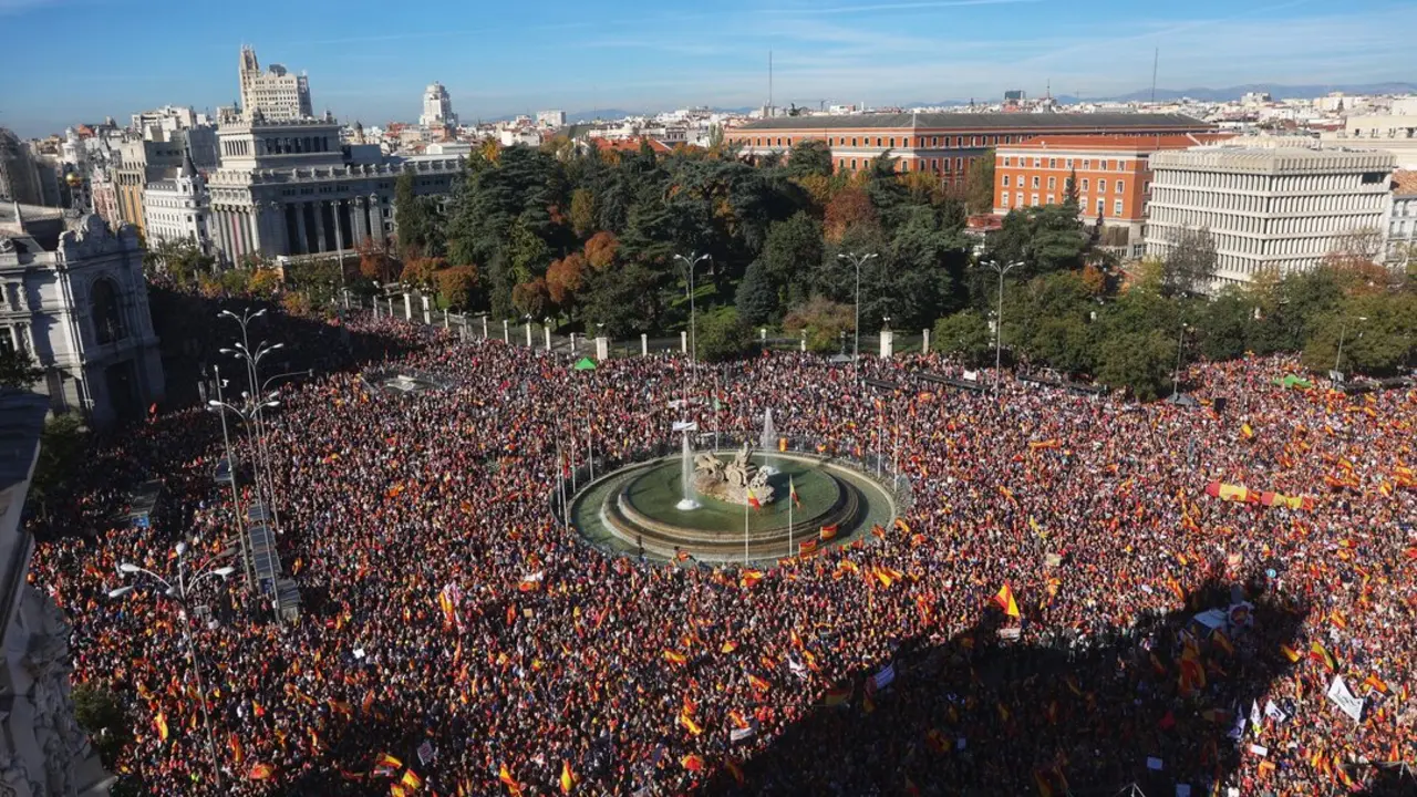 Miles de personas durante una manifestaci&oacute;n. / EP