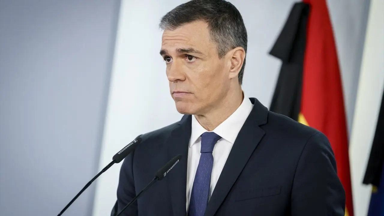 El presidente del Gobierno, Pedro S&aacute;nchez, comparece en el Palacio de la Moncloa. / A. P&eacute;rez Meca