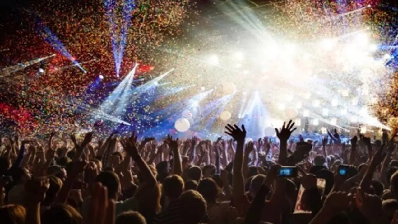 Varias personas disfrutan de un concierto. / A.S.